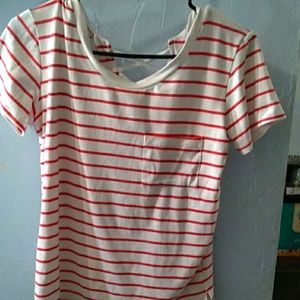 I'm selling a tee from dd's discounts.